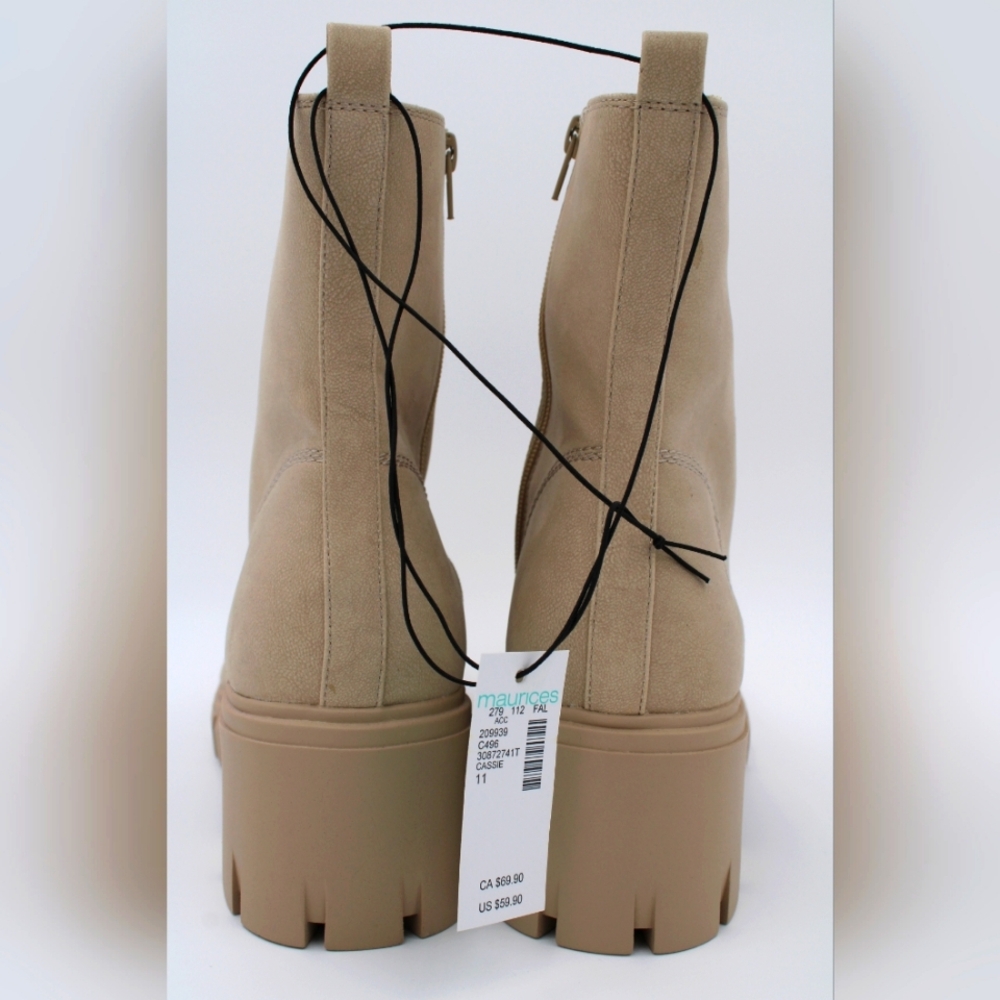 Junior Cream Hiker Heel Boots (Sizes 11, NWT) - Picture 8 of 8